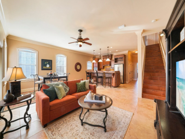 Luxurious Coastal Retreat in Miramar Beach - 7-Bedroom Home Near Beach